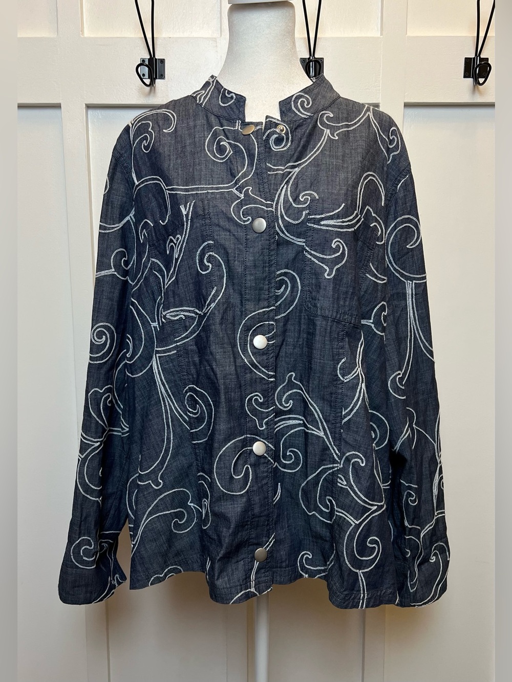 Chicos Size 3 Women's 16 XL 100% Cotton Chambray Swirl Denim Color Blouse Shirt